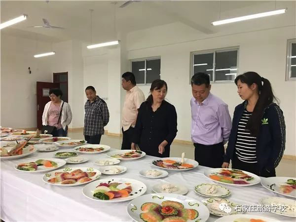 旅校烹饪专业学生技能鉴定拉开职教活动周系列活动帷幕