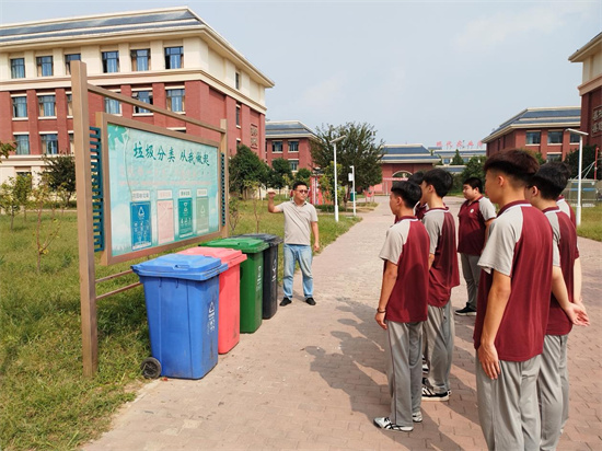 文明校园始于心，垃圾分类践于行